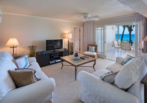 This Penthouse is situated directly on a beautiful sandy beach and has a wonderful roof deck terrace