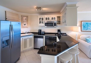 This Penthouse is situated directly on a beautiful sandy beach and has a wonderful roof deck terrace