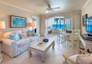 This Penthouse is situated directly on a beautiful sandy beach and has a wonderful roof deck terrace