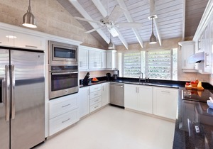 Tropical Oasis with Pool Near Beach - Todmorden