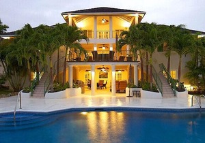 Villa Aliseo | Near Ocean - Located in Tropical Sandy Lane with Private Pool