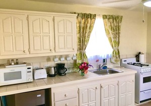 VILLA MIA with AC & Minutes From Miami Beach