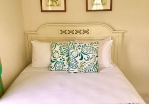 VILLA MIA with AC & Minutes From Miami Beach
