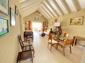 The Gem Located Bottom Bay Beach | Apple Hall