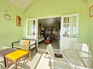 The Gem Located Bottom Bay Beach | Apple Hall