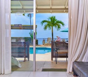 Beach Hotel 