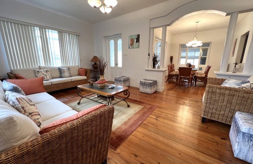 Reeds Bay House | 195 m² House ∙ 3 bedrooms ∙ 6 guests