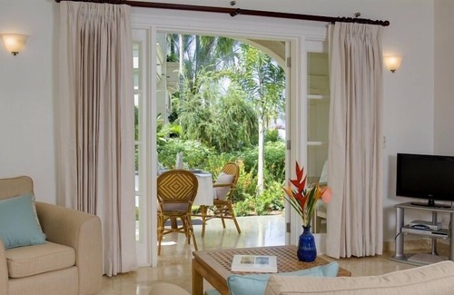 Speightstown Villa | A Delightfully Spacious One-Bedroom, Two Bathroom Apartment