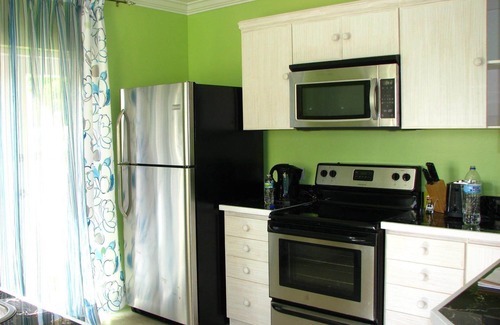 Lascelles House | Absolutely close of everything by walking distance in Holetown!