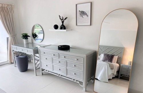 Folkestone Apartment | Beachfront Luxury Apartment West Coast with Incredible Ocean Views
