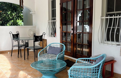 Enterprise Condo | Beautiful 2 Bed, 2 Bath Condo, Pool, W&D, & Airy Patio. Walk to Miami Beach