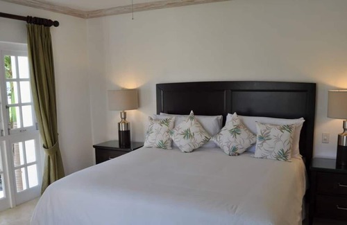 Westmoreland Apartment | Beautiful Three Bedroom Apartment