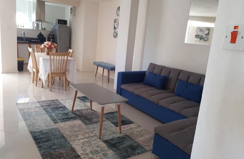 Inch Marlowe Apartment | Breezy LR GND Floor Apt Higher Heights, Barbados