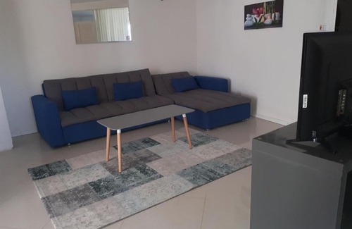 Inch Marlowe Apartment | Breezy LR GND Floor Apt Higher Heights, Barbados