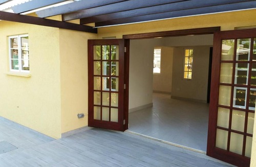 Old Trees Bay Apartment | Caribbean Gem