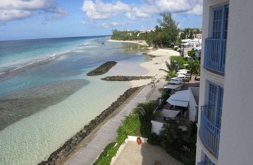 Hastings Villa | Centrally located villa with spectacular sunsets and ocean views