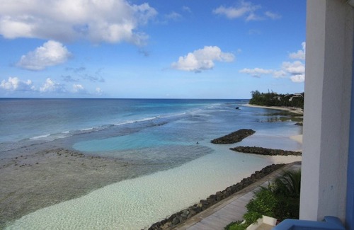 Hastings Villa | Centrally located villa with spectacular sunsets and ocean views