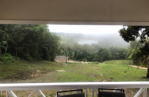 Christie Cottage | Charming cottage with WiFi and AC in adorable Blunts