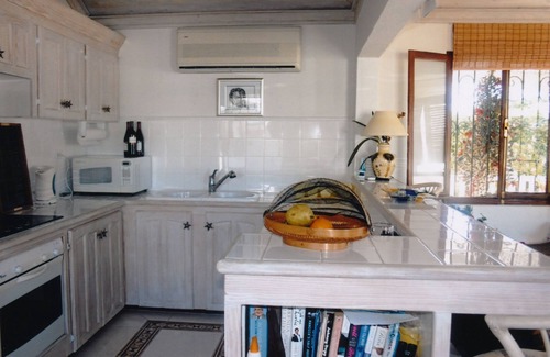 Porters Apartment | Charming West Coast Two Bedroom Apartment - Close to Lovely Beaches
