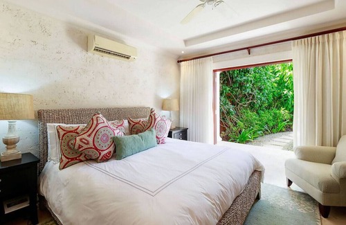 Gibbs Bay House | Claridge Plus Luxury Villa