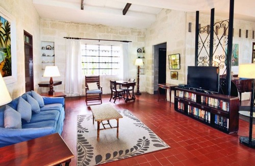 Gibbs Bay Villa | Clearwater - Charming 4 bedroom villa - Gibbs Beach