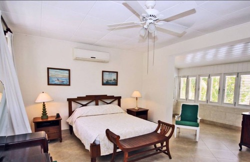 Gibbs Bay Villa | Clearwater - Charming 4 bedroom villa - Gibbs Beach