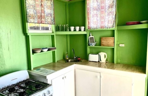 Dover House | Dover Beach Tiny House w kitchen