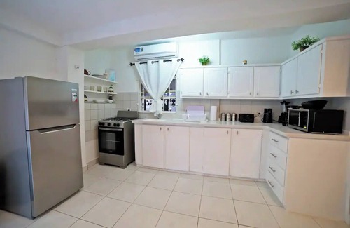 Douglas Apartment | Heywoods Holiday Home 2