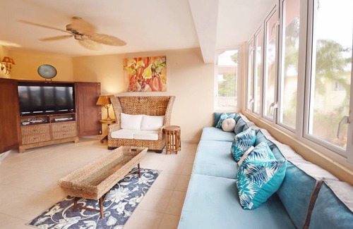 Marine Gardens House | House ∙ 6 bedrooms ∙ 13 guests