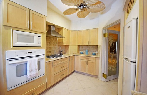 Marine Gardens House | House ∙ 6 bedrooms ∙ 13 guests