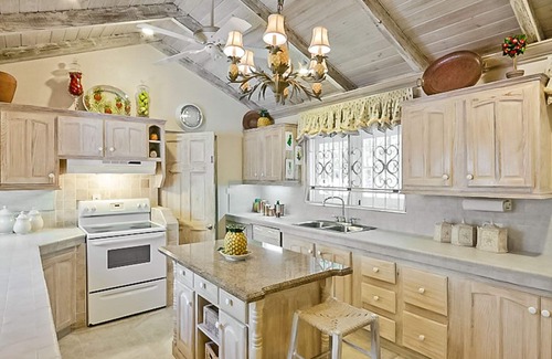Holder's Hill Villa | Impressive 4 bedroom villa with large private pool