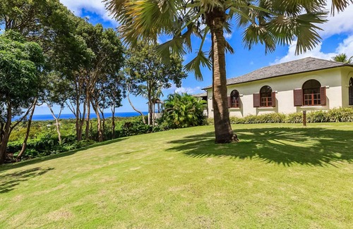 Plumtree House | Kailani is an extraordinary, five-bedroom villa in the St. James, about ten minutes from Holetown.