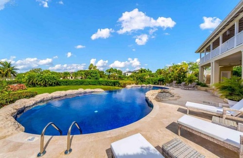 Holetown Villa | Luxurious 5 bed villa located in Sugar Hill Resort