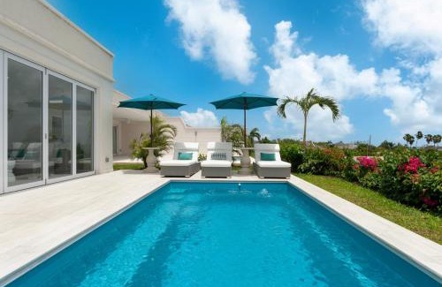 Mount Standfast Villa | Luxury 3-bedroom villa with sea view on West Coast