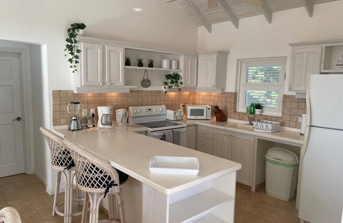 Mullins Apartment | Magnificent Apartment in walking distance to Mullins Beach