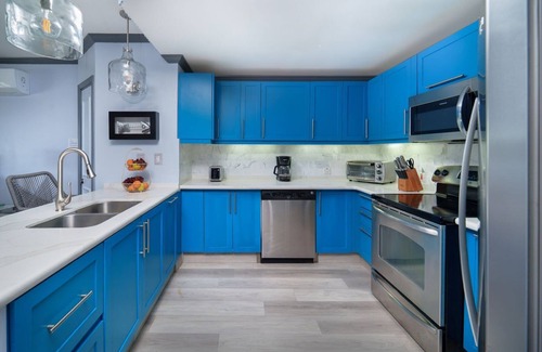 Dover Apartment | Modern Beachfront Condo with Pool - Sapphire 203