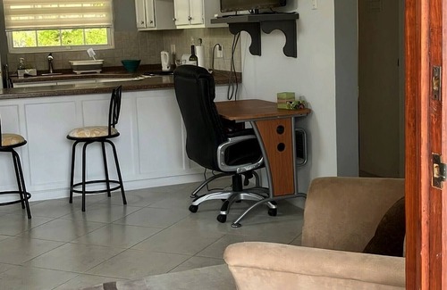 Gibbs Bay Apartment | Modern, cozy oasis 1-bedroom 7 mins from pristine beaches