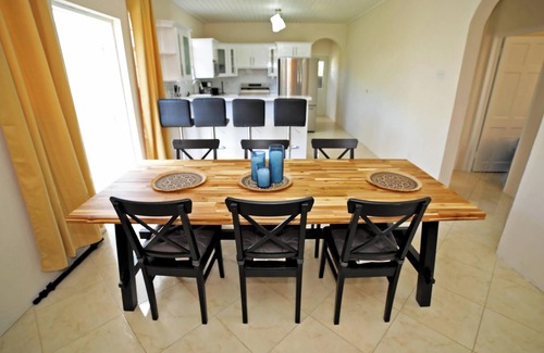 Work Hall House | Modern Villa - UpstairsnSt Philip Barbados, 5 min from Airport, AC, Wifi Parking
