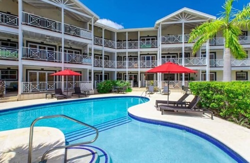 Weston Condo | NEW Sandbox Villa 3 BDR Central to West Coast