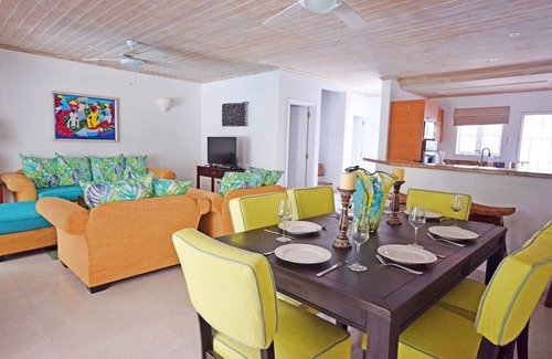 Porters House | Relax Poolside At This Stylish Townhouse - Porters Gate 24
