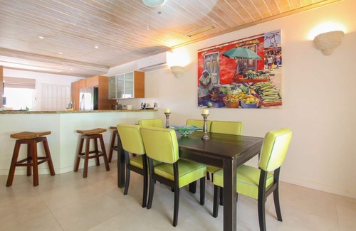 Porters House | Relax Poolside At This Stylish Townhouse - Porters Gate 24