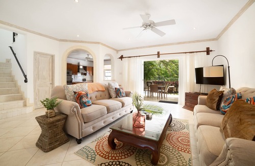 Little Battaleys House | Sea-renity, 5 minutes walk to Mullins Beach. Battaleys Mews estate.