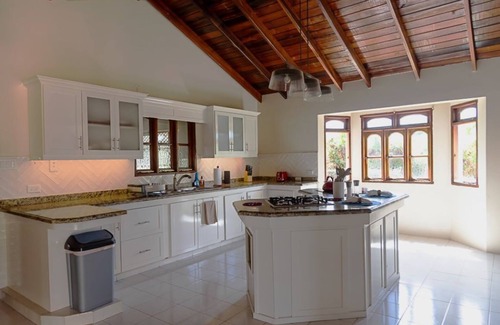 Heywoods Park House | Spacious Platinum Coast ranch villa with pool & AC close to the beach