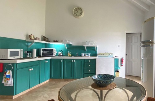 Atlantic Shores Apartment | Spacious Surf Studio A/C Fast Wi-Fi Walk to Freights & South Point