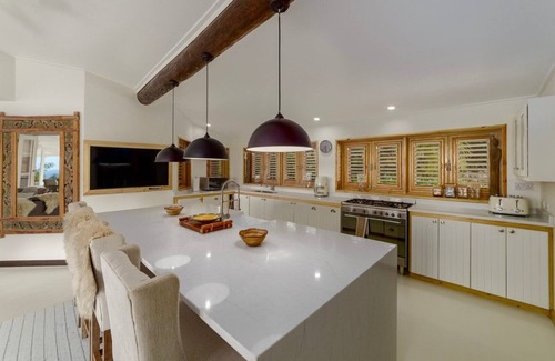 Bagatelle Terrace House | Stunning Retreat with Pool and Sunset Views - Northlight (3 bed)