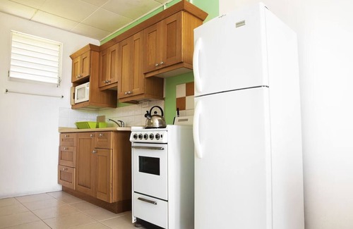 Blue Waters Hotel | Stylish Apartment in Rockley Hills; Scenic Views; Free WiFi; Pool
