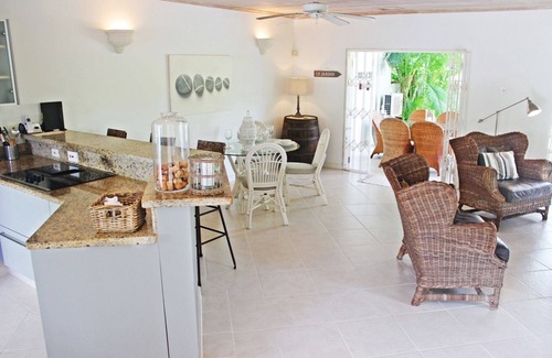 Porters Villa | Stylish West Coast Villa with Beach Club Membership Tennis Court and Pool
