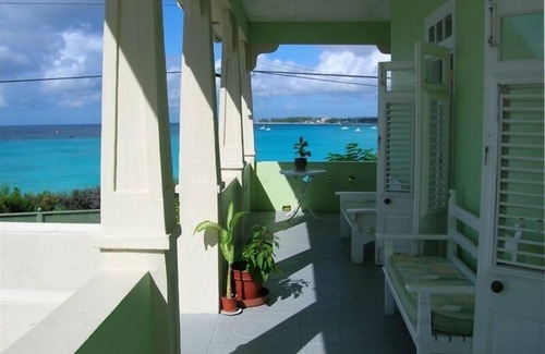Enterprise House | 'Suits Me' Vintage South Coast Home with Fantastic Sea View!