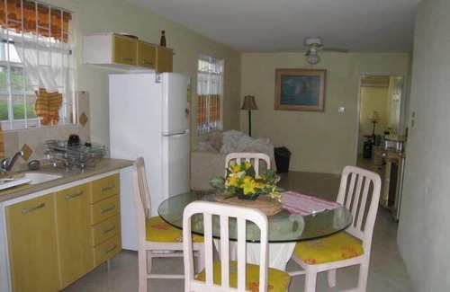 Heywoods Park Hotel | Sungold House Barbados