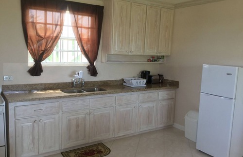 Trents Apartment | Sunset Point Apartment 2